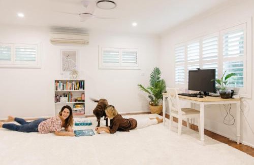 Moffat Beach Apartment | Moffat Beach Coastal Contemporary Unit A