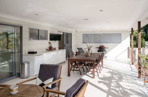 Moffat Beach House | Moffat Beach, Large families & friends unite here!