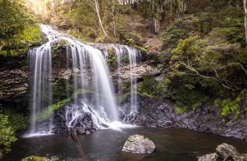 Ebor House | Moffat Falls Cottage overlooking waterfalls and mountains