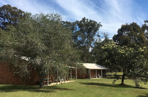 Moruya Cottage | Mogendoura Farm ONE COTTAGE Max 6 people MIN 2 NIGHT STAY