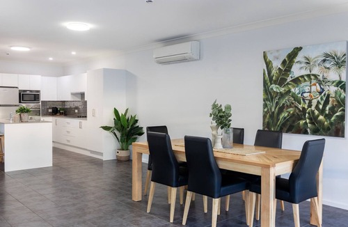 Mollymook Apartment | Mollymook Luxury Beachfront Apartment 3 - Seaside apartment in the heart of Mollymook