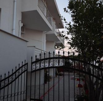 Nea Rodha Hotel | Molon Lave