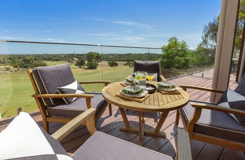 Fingal Apartment | Moonah Link Views, Spa, Sunset, Linen, Wi-Fi, private and serene