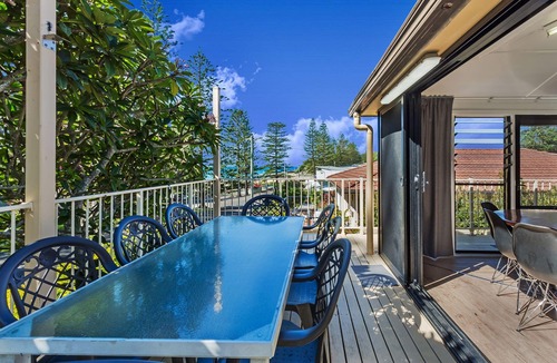 Black Head House | Moondoggie a 4 Bedroom Beach House, a stones' throw from the beach and park