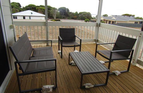 Dalrymple House | Moonlight Escape - Beautiful Holiday Home with sea views from balcony!