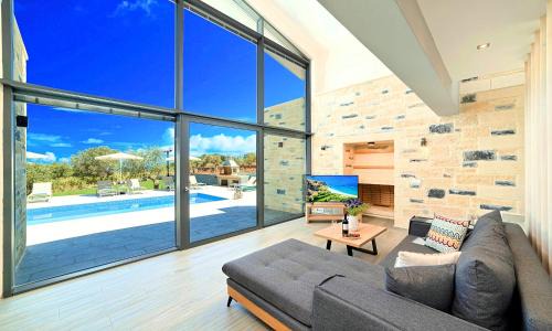 Mathes Villa | Moonlights Villas Heated Pool