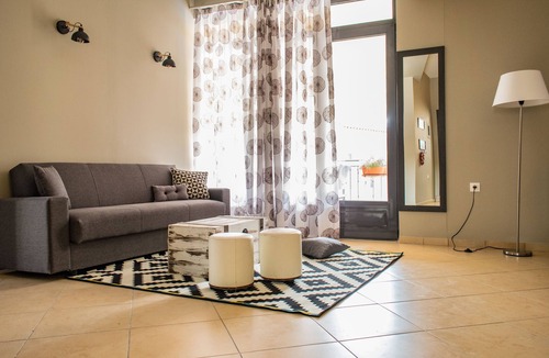 Mytilene House | Moonstone house B. Ermou 167 apartment