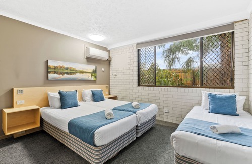 Caboolture South Hotel | Morayfield Tavern & Motel