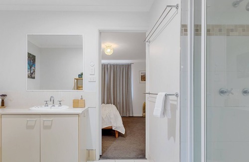 Mount Coolum House | Mount Coolum views cosy escape, sleeps 4