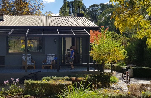 Merrijig House | Mountain River House - River Front, 15min to Buller National Park.