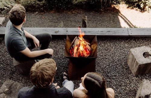 Wootha House | Mountain View House and Studio Maleny