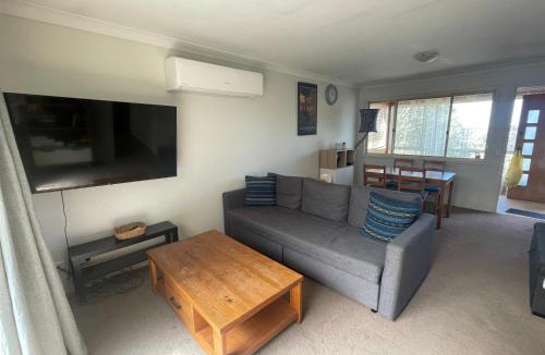 Blackheath House | Mountain Views Cedar Cottage