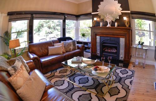 Katoomba House | Mountain Whispers Chatelaine Valley