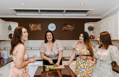 Central Mudgee House | Mudgee Explorer Lodge.nOwned by Mudgee Wine Explorer Tours