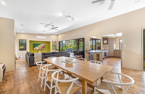 Mudjimba House | Mudjimba Escape - Pet friendly, luxury villa w/pool