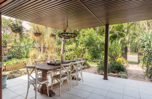 Mudjimba House | Mudjimba Oceanside Beach Retreat- 40 seconds from the water!