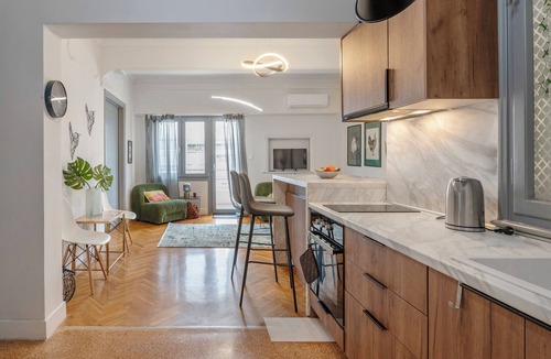 Athens Apartment | Museum 3 bdr apt -FIX Friends & Family Athens