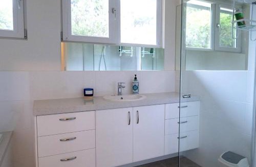 Ventnor House | My Island Home by Ready Set Stay