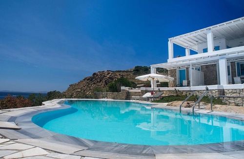 Agios Stefanos House | My Rental Homes - Apartment Rose 2 shared pool, air conditioning