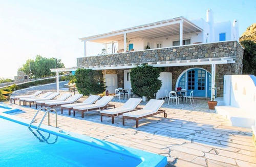 Agios Stefanos House | My Rental Homes - Casa le Rose shared pool sea view