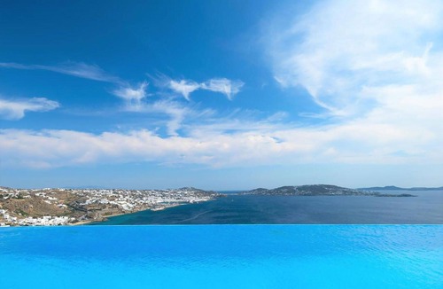 Agios Stefanos House | My Rental Homes - The Rose Suite with Jacuzzi air conditioning private hot tub