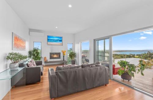 Red Head House | My Seascape - Extensive north facing beach and ocean views