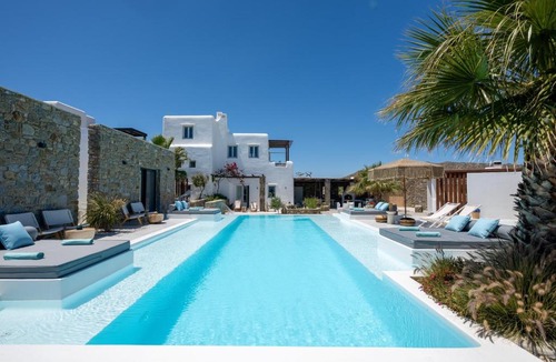 Ano Mera Apartment | Myconian Theros Luxury Suites