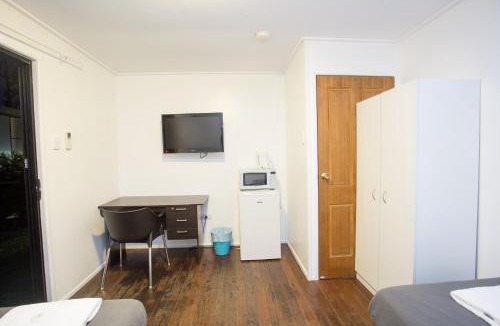 Bakers Creek Hotel | Mycow Accommodation Mackay
