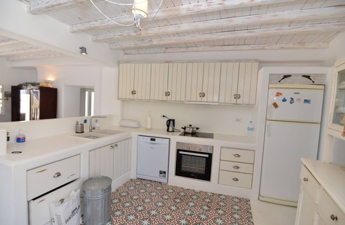 Ano Mera Villa | Mykonos 4 bedroom Cycladic home with free parking