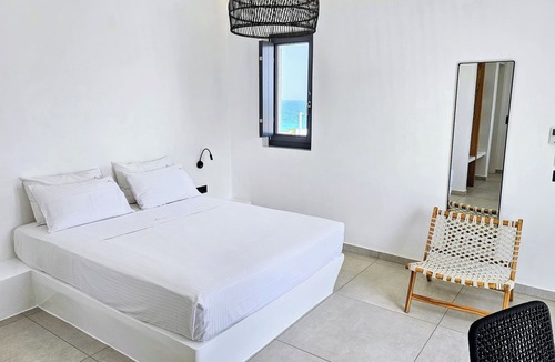 Monolithos House | myLithos Suites