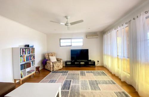 Traviston House | Myway - Burrum Heads - Close to Beach and Boat Ramp - 3BR