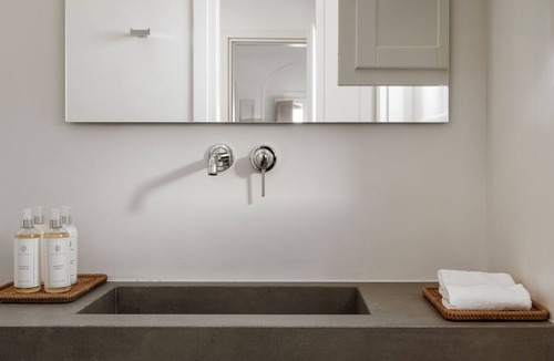 Imerovigli Hotel | NĒRO Hotel