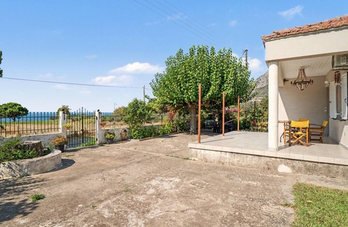 Gefira Mpania House | Nafpaktos The Home Country House with Sea View, Private Terrace & Air Conditioning