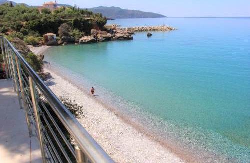 Akrogialion House | Naftilos Blue View retreat