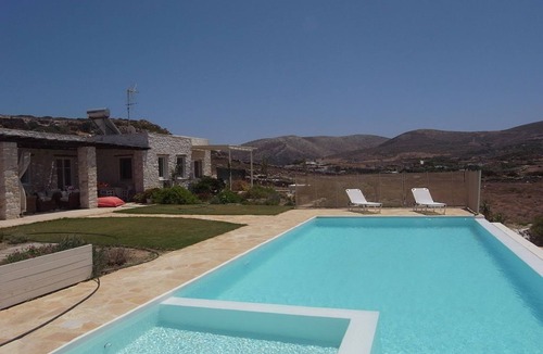 Naousa Villa | Naoussa family-friendly house, swimming pool with children's area.