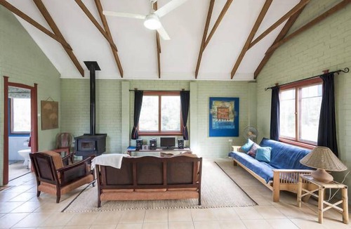 Lake Conjola Cottage | Narrawallee Creek Studio