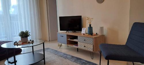 Koukaki Apartment | Natalie Athens Apartment