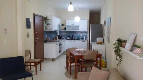 Koukaki Apartment | Natalie Athens Apartment