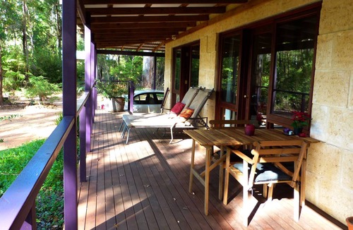 Pemberton Ski Chalet | Nature on your doorstep - Kangaroo Creek Chalets - birds kangaroos.relax!