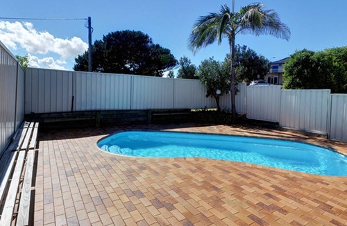 Hawks Nest Apartment | Nautilus 6 Beach Front Bliss