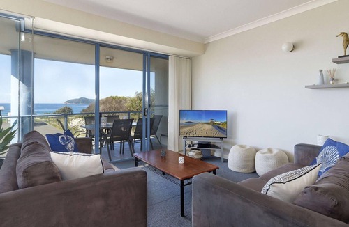 Hawks Nest Apartment | Nautilus 6 Beach Front Bliss