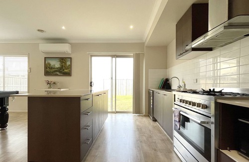 Point Cook House | Near Beach/Pool Table/Baby Cot/Smart TV with Netflix/Saltwater Coast