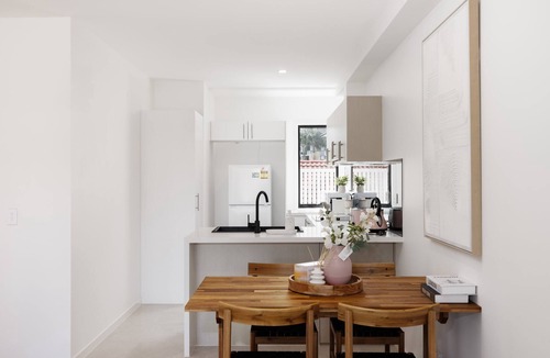 Southport House | Netflix, Brand new 4BR,Fast NBN,AC, Free Parking