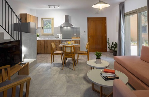 Tsoukaladhes Villa | New 3-bedroom modern villa with private pool, surrounded by olive trees.