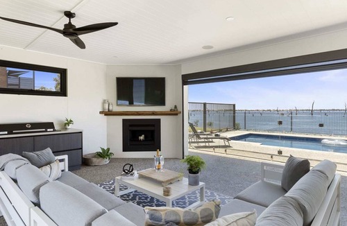 Yarrawonga House | NEW: Elements on the Waters Edge, Woodlands