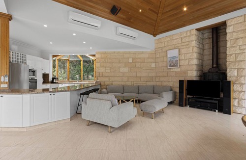 Sorrento House | NEW HEATED INGROUND POOL, SUPERB PRIME SORRENTO HOLIDAY LOCATION, KERFERD