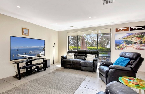 Nords Wharf House | New Property Waterfront Heaven at Nords Wharf only 5 mins to Beach ! Hidden Horizon