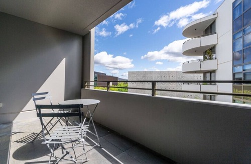 Barton Apartment | New to VRBO: 2BR apt in Governor Place: 4 mins to Foreshore!