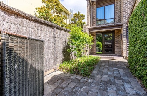 Braddon Apartment | New to VRBO: Charming two-story 2BR townhouse in Braddon