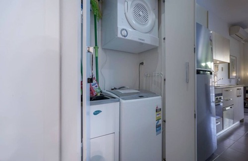 Bruce Apartment | New to VRBO: Stylish studio Apt near AIS and GIO Stadium
